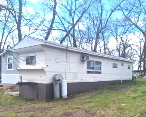 42502 240th St #31, Henning, MN 56551