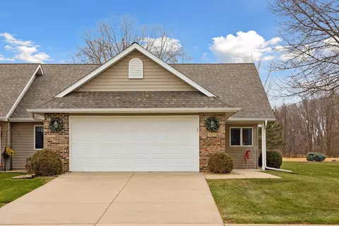 604 Cherrywood Ct, Red Wing, MN 55066