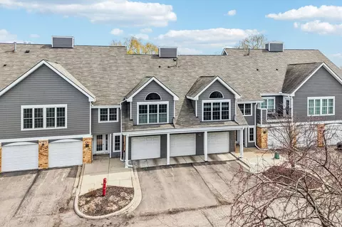 6145 Chasewood Pkwy #202, Minnetonka, MN 55343
