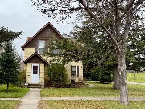 221 N Minnesota St, Crookston, MN 56716