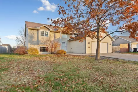 329 Crystal Cir, Mankato, MN 56001