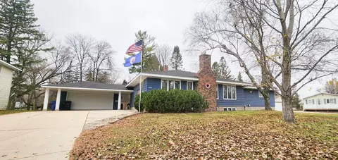 1154 Rossman Ave, Detroit Lakes, MN 56501