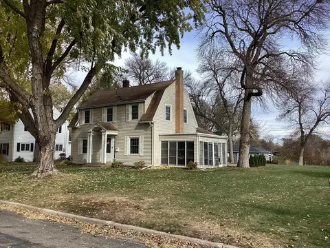 Exterior - 212 Lee Pl, Albert Lea, MN 56007 photo 3 of 8