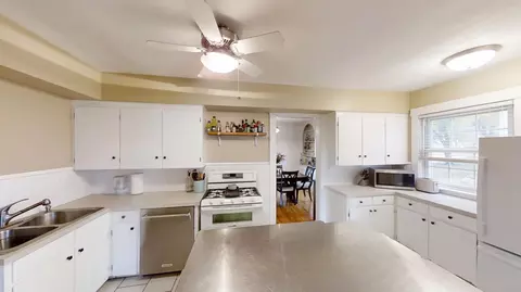 Kitchen - 212 Lee Pl, Albert Lea, MN 56007 photo 1 of 1