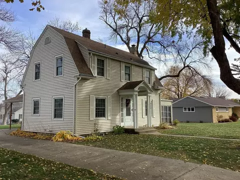 Exterior - 212 Lee Pl, Albert Lea, MN 56007 photo 5 of 8