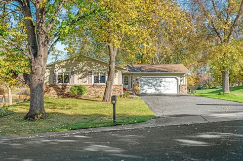 7720 Niagara Ln N, Maple Grove, MN 55311