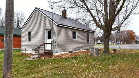 515 S 5th St, Luck, WI 54853 photo 2