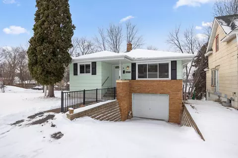 1177 Bradley St, Saint Paul, MN 55130