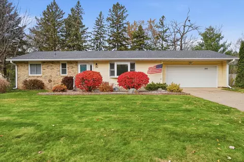 2410 Oakridge Rd, Stillwater, MN 55082