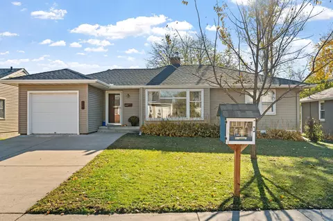 808 Stoughton Ave, Chaska, MN 55318