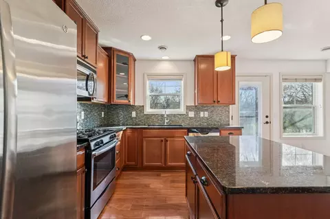 Kitchen - 1112 Station Trl, Eagan, MN 55123 photo 3 of 4