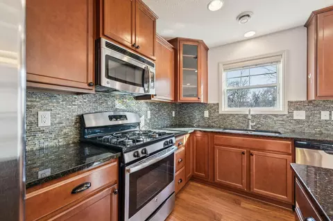 Kitchen - 1112 Station Trl, Eagan, MN 55123 photo 4 of 4