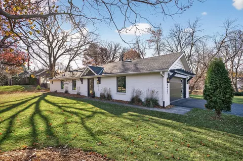 9612 Oak Ridge Trl, Minnetonka, MN 55305