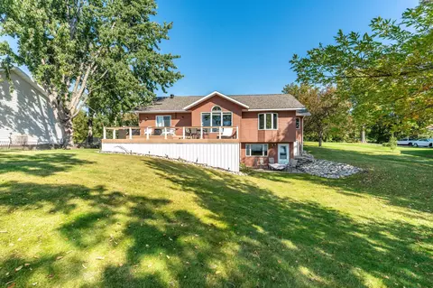 24864 Tri Lakes Dr, Pelican Rapids, MN 56572