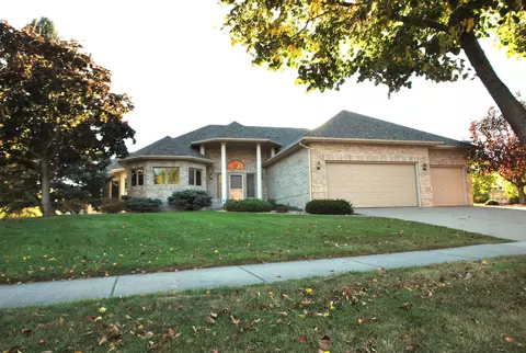 8048 Narcissus Ln N, Maple Grove, MN 55311