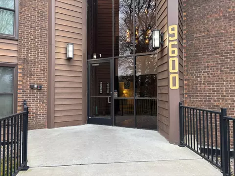9600 Portland Ave S #107, Bloomington, MN 55420