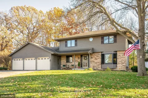 18977 Ellie Ln, Eden Prairie, MN 55346