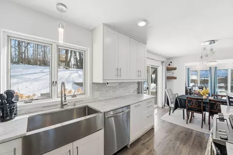 Kitchen - 9865 Beard Ave S, Bloomington, MN 55431 photo 4 of 7