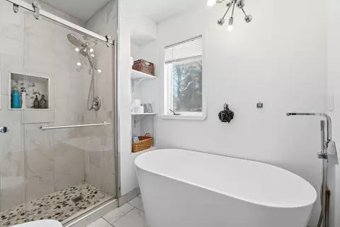 Bath - 9865 Beard Ave S, Bloomington, MN 55431 photo 4 of 7