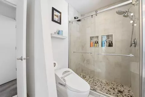 Bath - 9865 Beard Ave S, Bloomington, MN 55431 photo 5 of 7