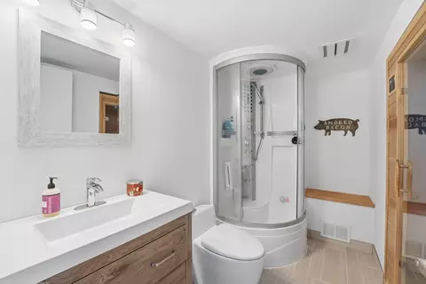 Bath - 9865 Beard Ave S, Bloomington, MN 55431 photo 6 of 7