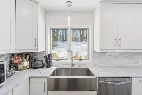 Kitchen - 9865 Beard Ave S, Bloomington, MN 55431 photo 6 of 7