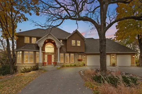 11338 Hawk High Ct, Eden Prairie, MN 55347