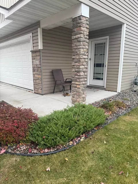 8577 Gateway Cir, Monticello, MN 55362