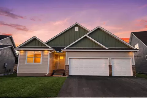 7329 Agate Trl, Inver Grove Heights, MN 55077