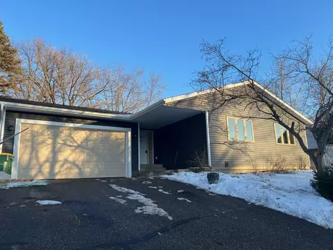 602 Prairie Dr N, Hudson, WI 54016