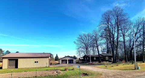 39596 10th Ave, Isle, MN 56342