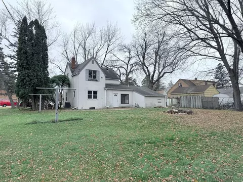 Exterior - 821 Brook St, Brainerd, MN 56401 photo 2 of 3