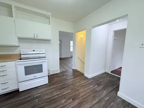 Entry Way - 821 Brook St, Brainerd, MN 56401 photo 1 of 2