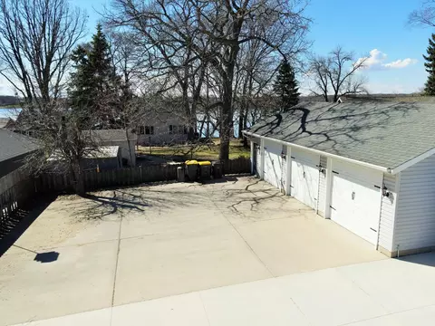5134 Eagle Lake Rd, Willmar, MN 56201