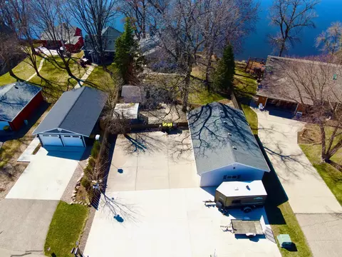 5134 Eagle Lake Rd, Willmar, MN 56201