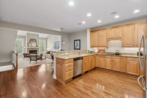 Kitchen - 4902 Steeplechase Ct #35, Eagan, MN 55122 photo 3 of 4