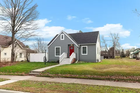405 1st St, Sandstone, MN 55072