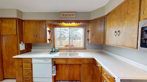 Kitchen - 504 19th Ave SW, Willmar, MN 56201 photo 2 of 4