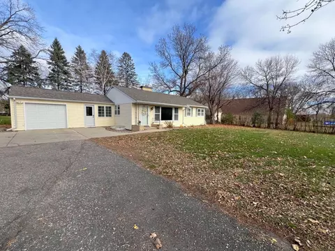 Exterior - 504 19th Ave SW, Willmar, MN 56201 photo 5 of 6