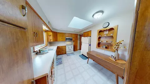 Kitchen - 504 19th Ave SW, Willmar, MN 56201 photo 4 of 4