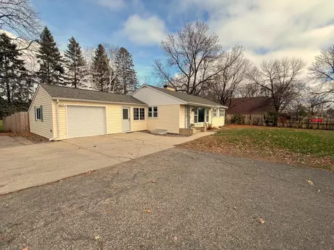 504 19th Ave SW, Willmar, MN 56201