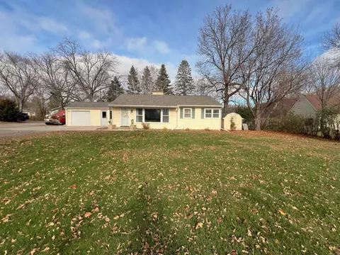 Exterior - 504 19th Ave SW, Willmar, MN 56201 photo 2 of 6