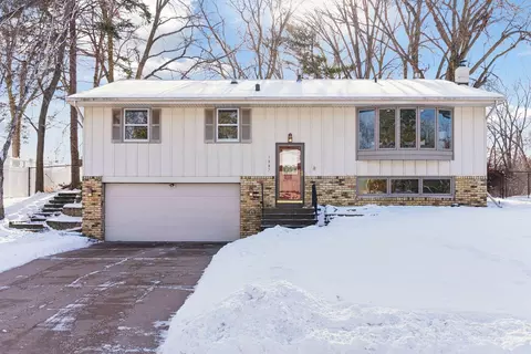 1887 3rd St NW, New Brighton, MN 55112