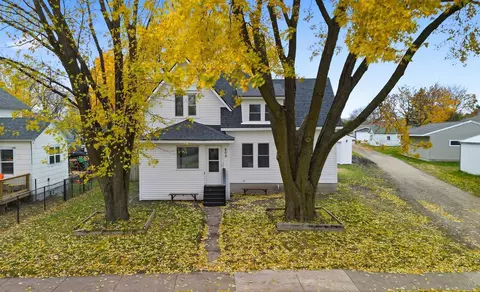 600 5th St SE, Waseca, MN 56093