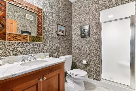 Bath - 3 Circle E, Edina, MN 55436 photo 1 of 6