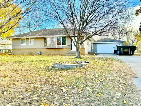 5942 Zenith Ave N, Brooklyn Center, MN 55429