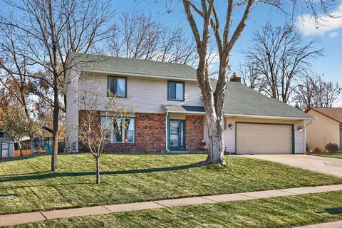 15716 Hayes Trl, Apple Valley, MN 55124