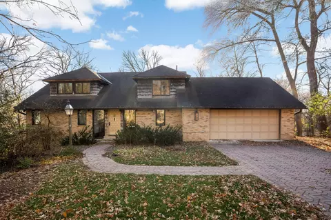 2032 Blackberry Ln, Wayzata, MN 55391