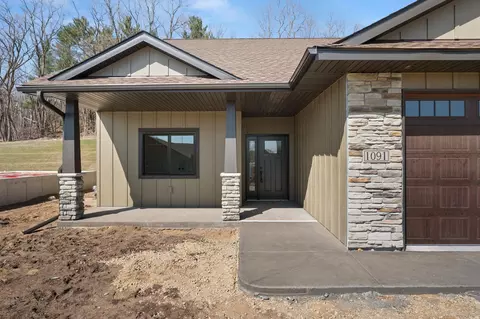 1041 Legend Ln, River Falls, WI 54022