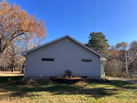 8461 Groveland Rd, Mounds View, MN 55112
